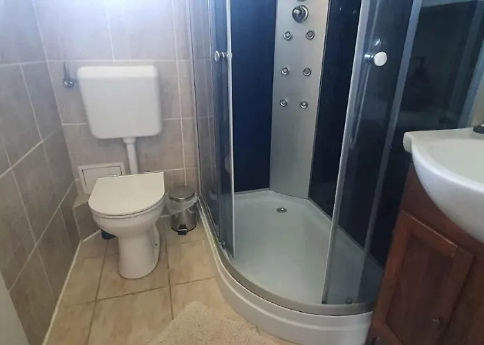 In 43400 * Balatonkeresztúr