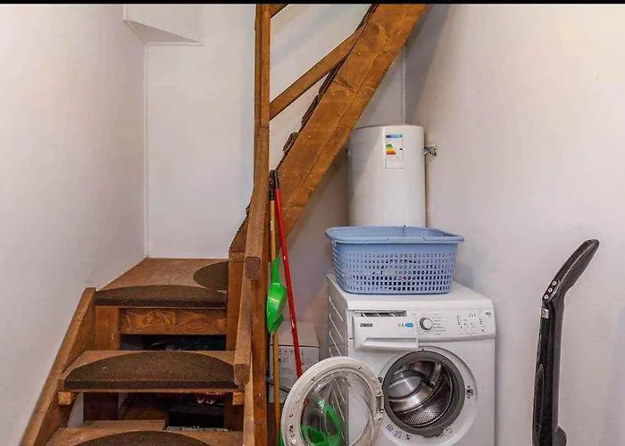 In 43400 Balatonkeresztúr