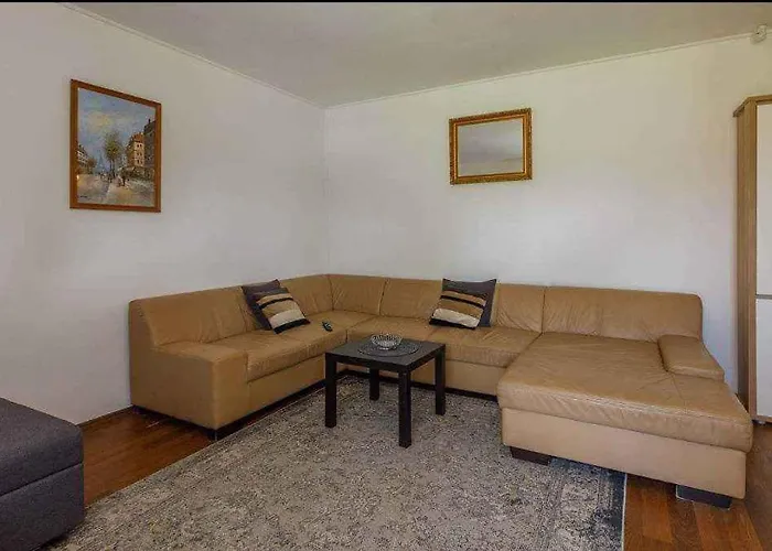 In 43400 * Balatonkeresztúr