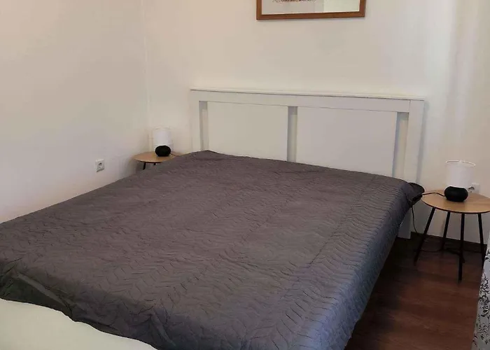 In 43400 * Balatonkeresztúr